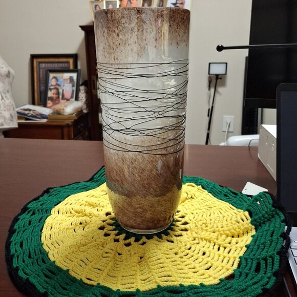 DOILY (LGE) - Picture 2 of 3